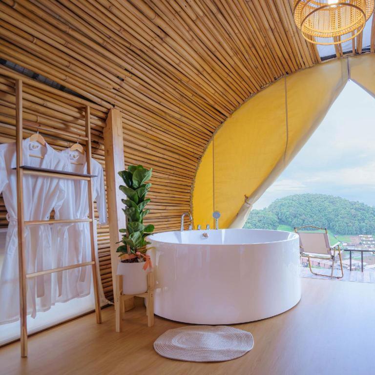 The Doi Moncham Hotel Чиангмай Екстериор снимка