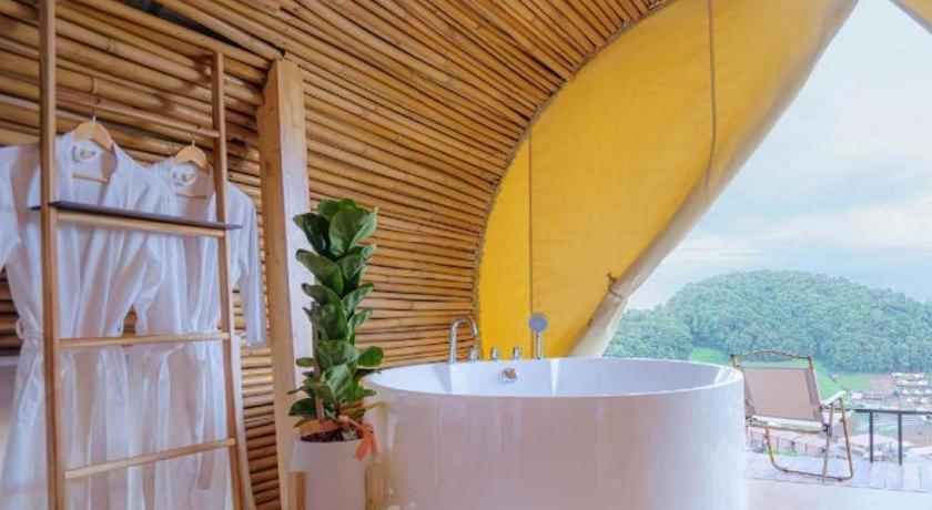 The Doi Moncham Hotel Чиангмай Екстериор снимка